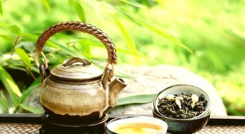 Sắc nước ngải cứu khô